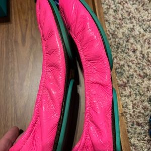 Pop Pink patent leather Tieks